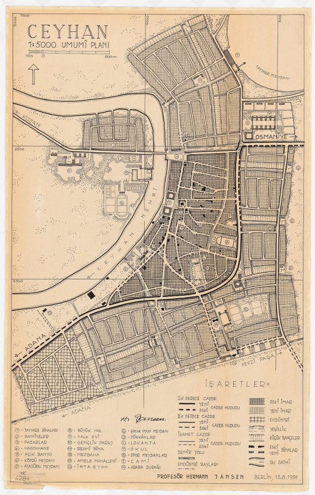 Detailiertes altes Stadtplan von Ceyhan, Türkei, zeigt Straßen, Gebäude und Sehenswürdigkeiten mit zusätzlichem Text über die Stadt.
