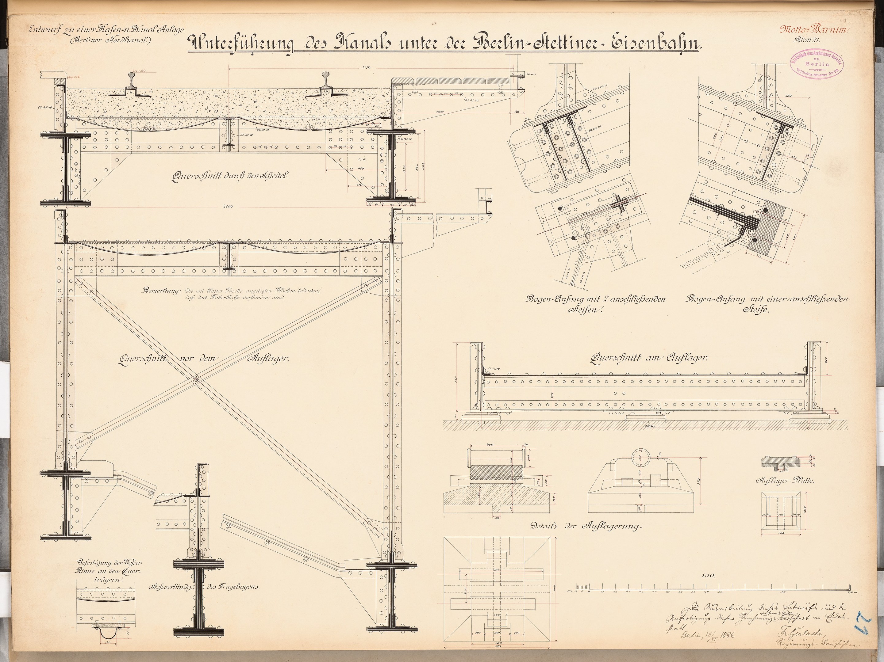 Ein detaillierter Architekturplan der Berlin-Sienbahnbrücke mit strukturellen Entwürfen und Anmerkungen auf Papier.