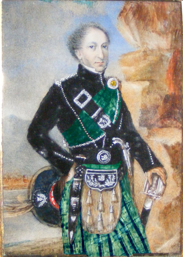 Ein Mann in traditioneller schottischer Kleidung, einschließlich eines grün-schwarzen Tartan-Kilts, hält ein Schwert in einer Hand und einen Beutel in der anderen und hat einen entschlossenen Gesichtsausdruck.