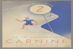 Eine Person in einem hellgelben Kleid lächelt freudig in der Mitte eines Karnevalplakats, umgeben von der fetten schwarzen Schrift 'Karneval'.