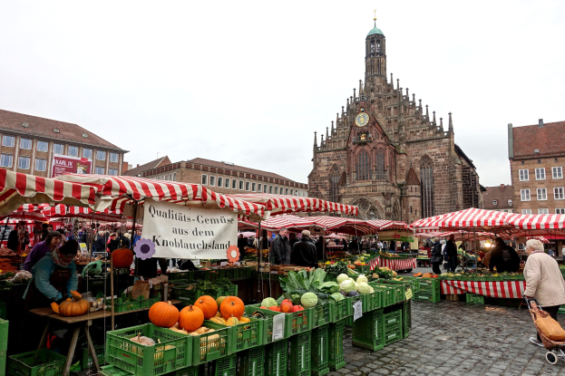 GZD: Nationenweite Schwerpunktprüfung gegen Schwarzarbeit - Zoll durchsucht Gastronomie und Beherbergung