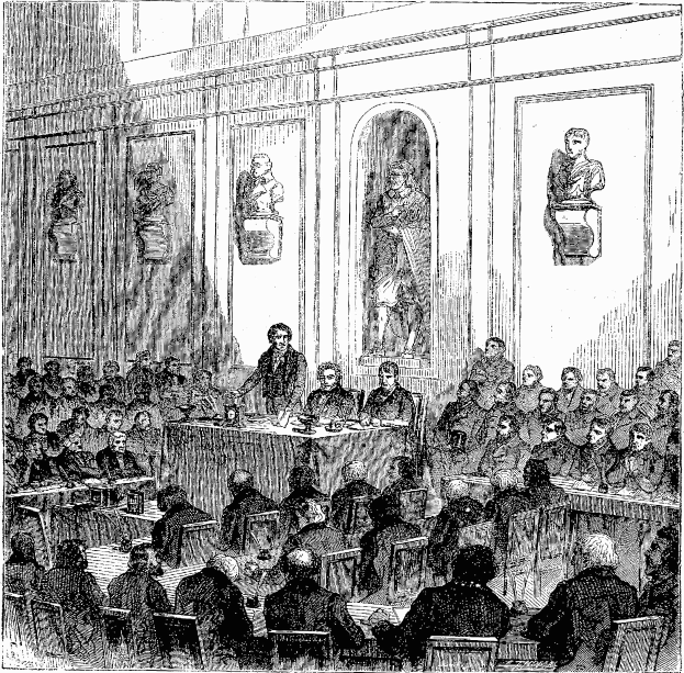 Schwarz-weiß-Zeichnung eines Gerichtssaals mit sitzenden Personen und stehenden Figuren im Hintergrund, beschriftet mit "Oberlandesgericht" unten.