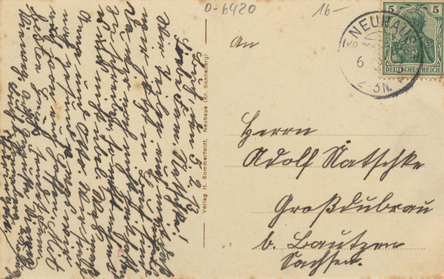 Eine alte Postkarte mit einem deutschen Stempel, adressiert von Deutschland nach Deutschland, mit der Aufschrift und den Zahlen 0-6920.