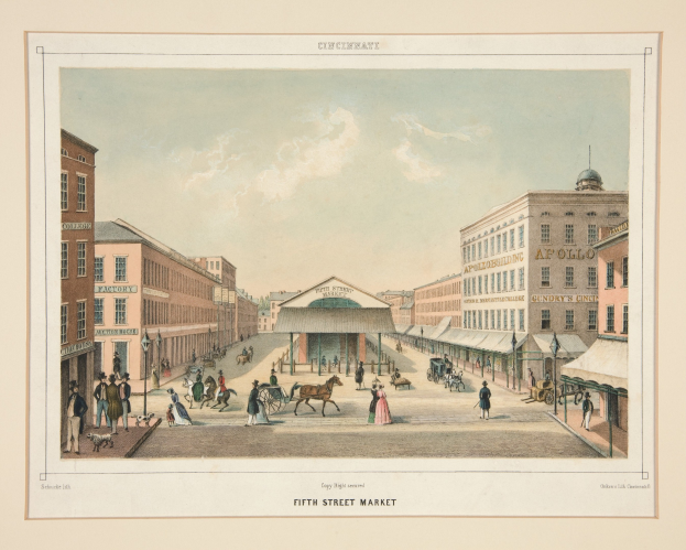 Gemälde einer Stadtstraße mit Menschen, Pferdekarren, Gebäuden, Laternenpfählen und Wolken, mit der Aufschrift "Fifth Street Market, Philadelphia, Pennsylvania" unten.