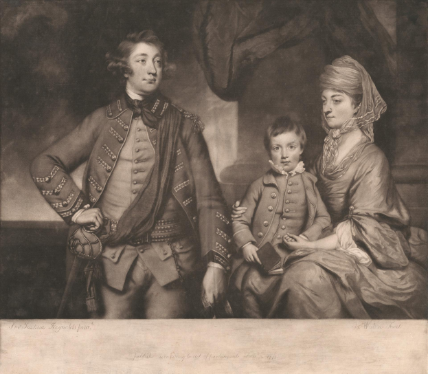Ein Schwarz-Wei├č-Foto eines Mannes in Milit├Ąruniform, einer Frau mit einem Kind, mit dem Text "Josephine Reynolds und seine Familie" unten.