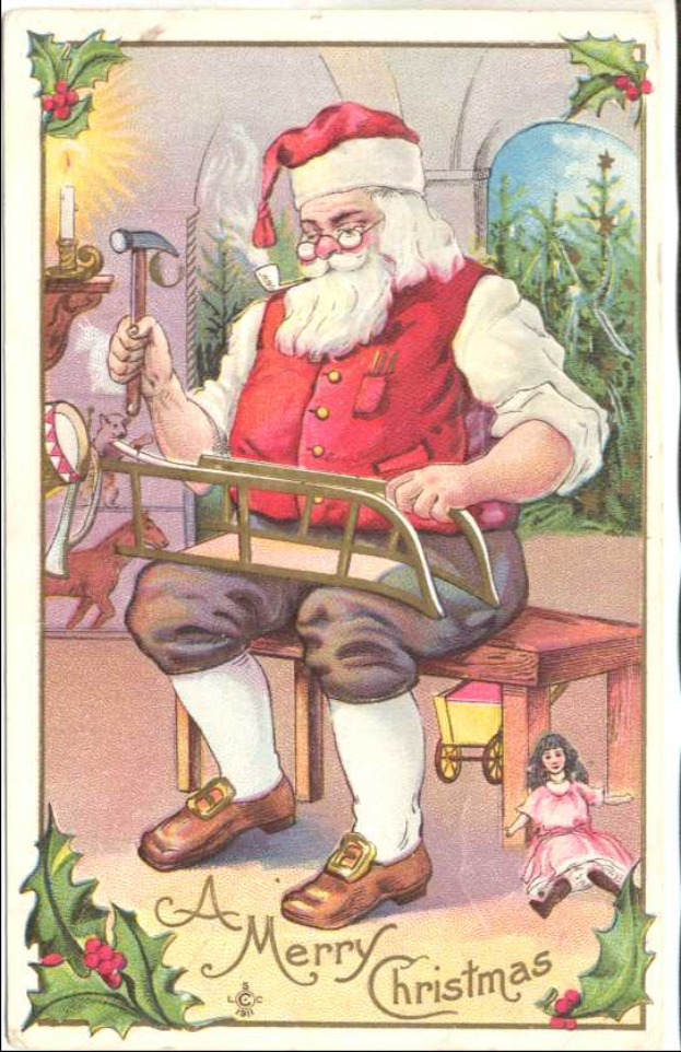 Eine altmodische Weihnachtskarte mit Santa Claus, der auf einer Bank sitzt und einen Hammer und einen Schlitten hält, in einem roten und weißen Anzug, schwarzem Gürtel und Stiefeln sowie einem weißen Bart und Schnurrbart, vor einem Hintergrund aus Stechpalmenblättern und Beeren mit der Aufschrift "Frohe Weihnachten" in einer festlichen Schrift.